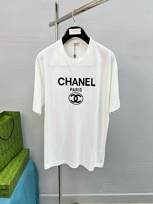 シャネル クラシックカラーTシャツ レディース メンズ｜洗練されたシンプルモードの極み