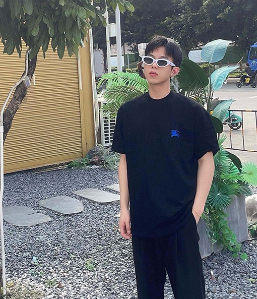 バーバリー  新しいメンズ軍馬クルーネック半袖Tシャツ