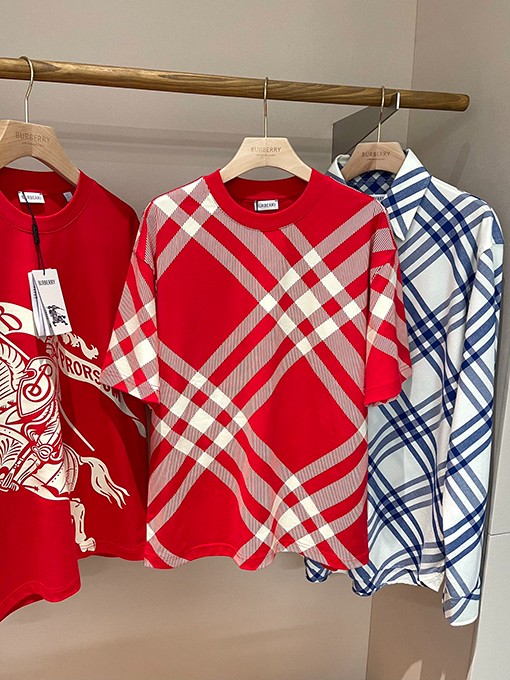 バーバリー  新しいチェック柄のコットンTシャツ