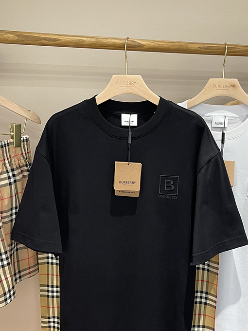 バーバリー  新しいヴィンテージチェック柄のパッチワーク半袖Tシャツ