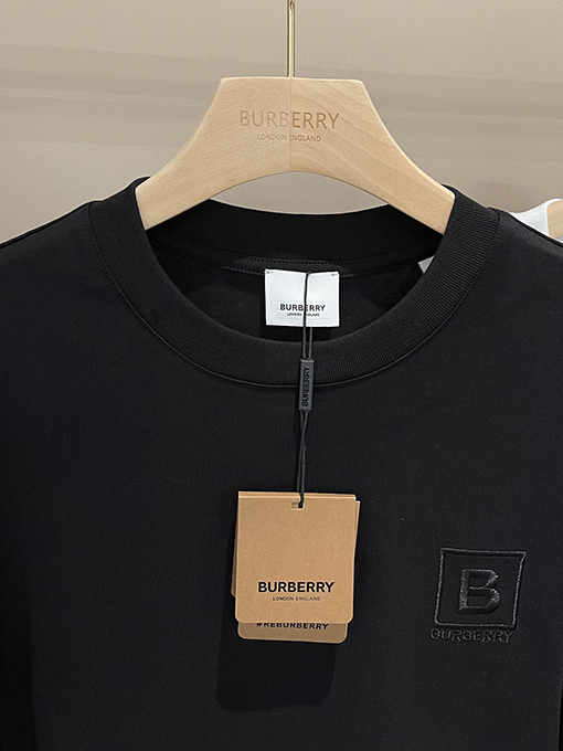 バーバリー  新しいヴィンテージチェック柄のパッチワーク半袖Tシャツ