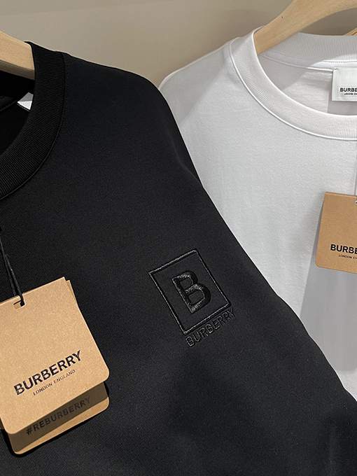 バーバリー  新しいヴィンテージチェック柄のパッチワーク半袖Tシャツ