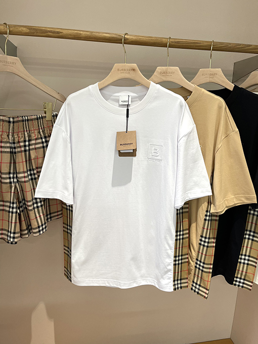 バーバリー  新しいヴィンテージチェック柄のパッチワーク半袖Tシャツ