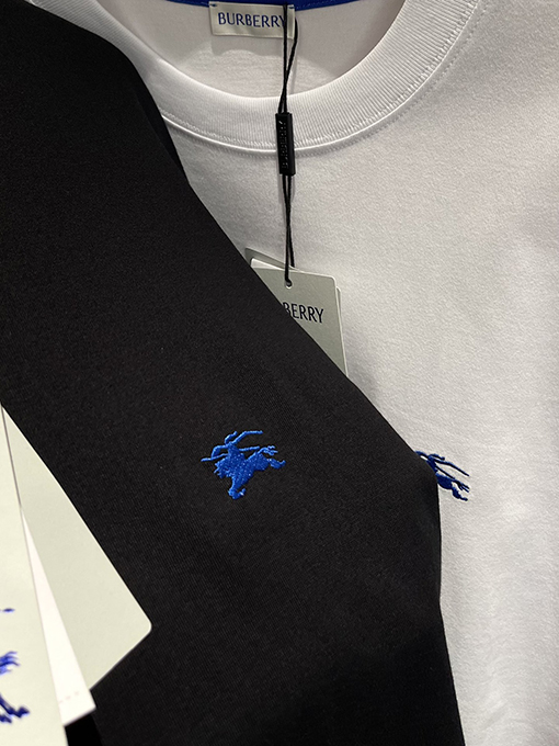 バーバリー  新しいメンズ軍馬クルーネック半袖Tシャツ