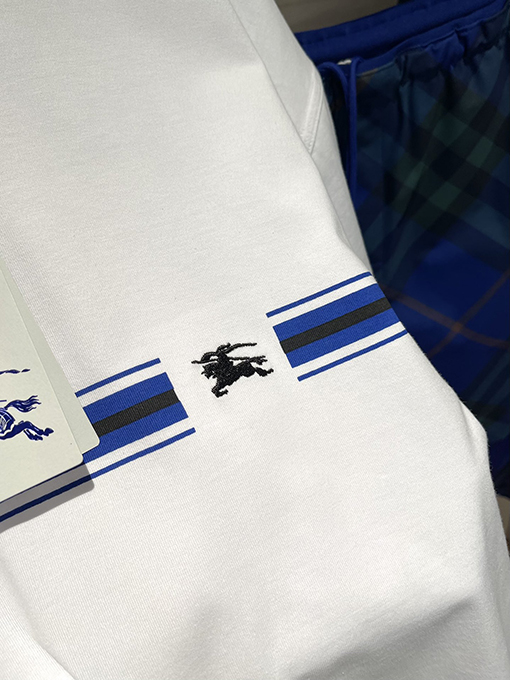 バーバリー  ストライプ装飾小さな軍馬刺繍ファッション半袖Tシャツ
