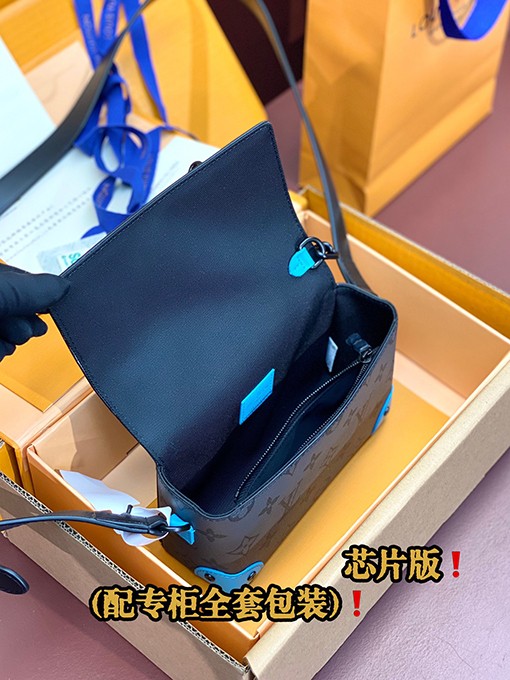 ルイヴィトン  クラシックエンボスファッションショルダーバッグM81746