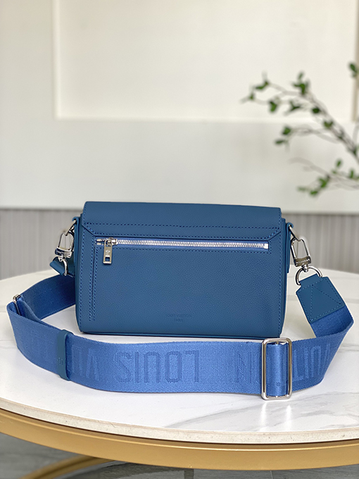 ルイヴィトン  アルファベットロゴ牛革ショルダーバッグ