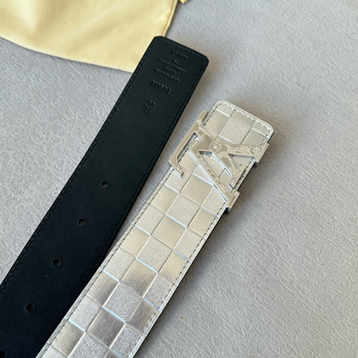 ルイヴィトン  光沢のあるファッションベルト