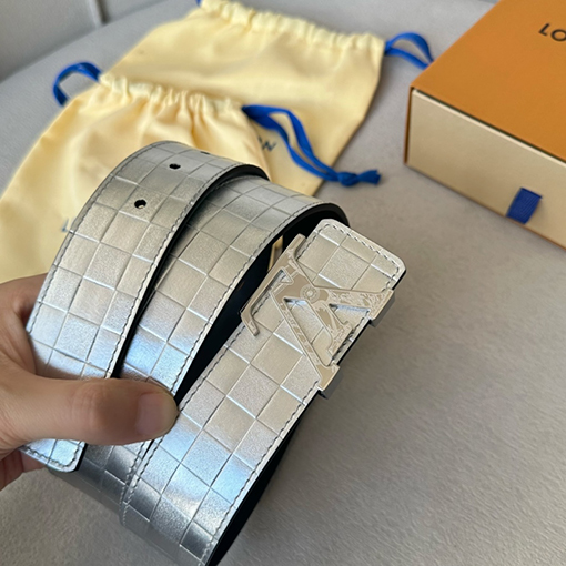 ルイヴィトン  光沢のあるファッションベルト
