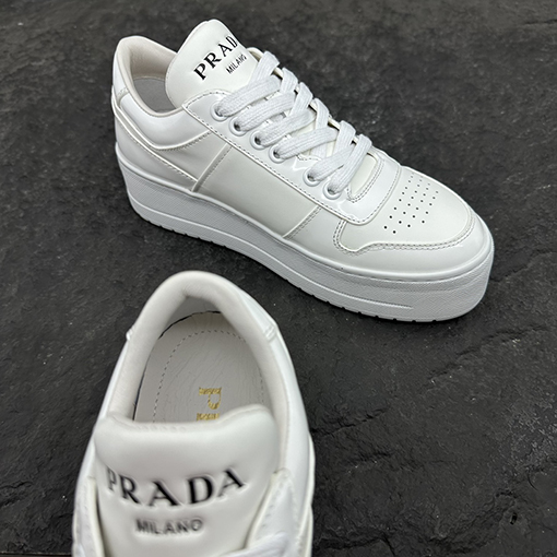 プラダスーパーコピー    Pradaロゴスニーカー