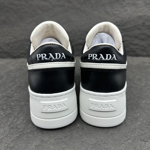 プラダスーパーコピー    Pradaロゴスニーカー