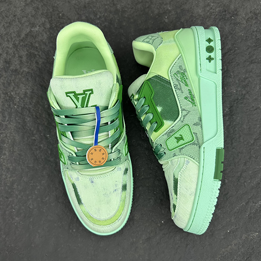 ルイヴィトン    ラバー LV アルファベットロゴスニーカー