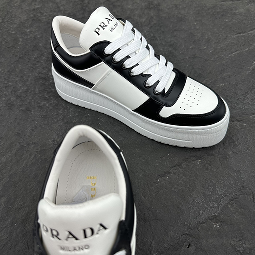 プラダスーパーコピー    Pradaロゴスニーカー