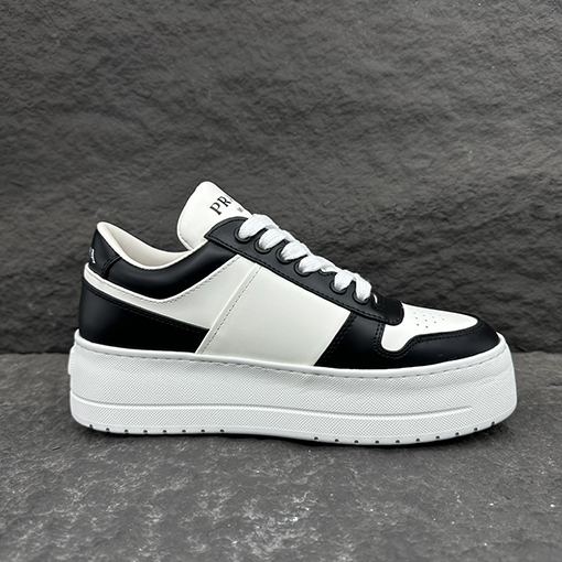 プラダスーパーコピー    Pradaロゴスニーカー