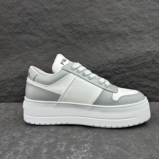 プラダスーパーコピー    Pradaロゴスニーカー