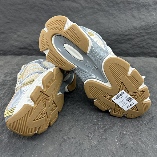 ディオール     Diorロゴメッシュスニーカー