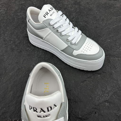 プラダスーパーコピー    Pradaロゴスニーカー