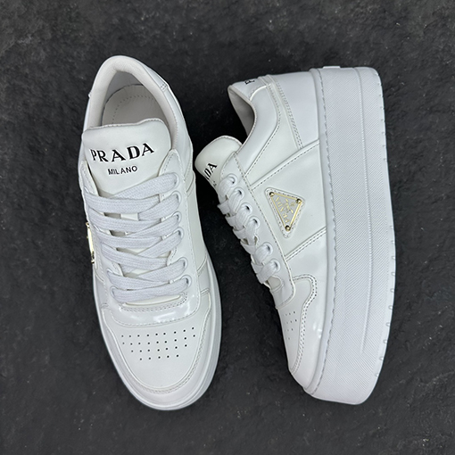 プラダスーパーコピー    Pradaロゴスニーカー
