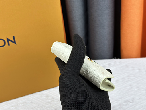 ルイヴィトンコピー  ダイヤモンドホワイト財布 M41939