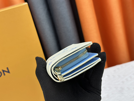 ルイヴィトン  モノグラムエンボスパターン財布 M80152
