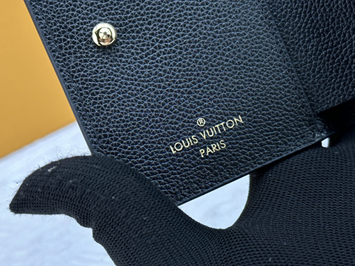 ルイヴィトン  モノグラムエンボスパターン財布 M80152