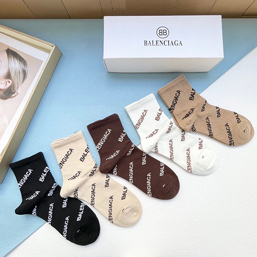バレンシアガ  ファッションブランドのミドルソックス