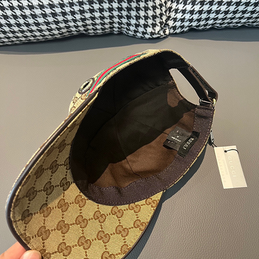 グッチスーパーコピー  クラシックなスチールバックルのサンハット