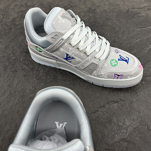 ルイヴィトン    ダミエ3 Dデニム LV ロゴエンボススニーカー