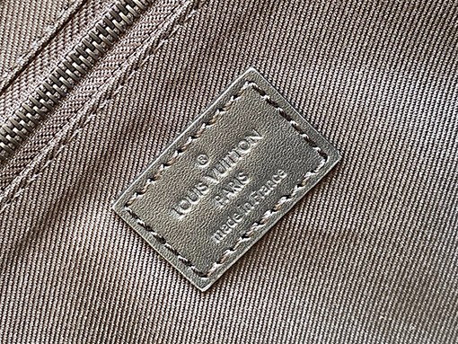 ルイヴィトンスーパーコピー  キャンバス&レザー LV アルファベットエンボストートバッグ M45265