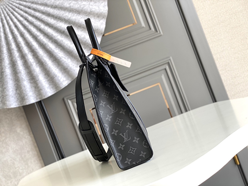 ルイヴィトンスーパーコピー  キャンバス&レザー LV アルファベットエンボストートバッグ M45265