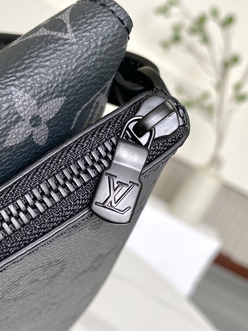 ルイヴィトン   モノグラム・エクリプスコーティングキャンバス LV クラッチバッグ