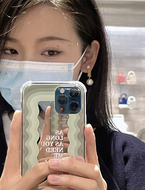 ディオール  Dior アルファベットサイズパールピアス