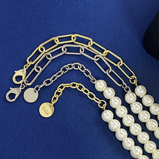 ロエベ  フリンジペンダントリングモザイクパールネックレス