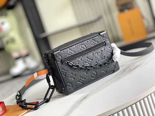 ルイヴィトン  クラシックプレミアム強化ショルダーバッグ M55702
