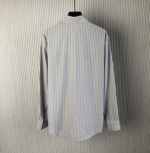 セリーヌ 新しいストライプの長袖シャツ