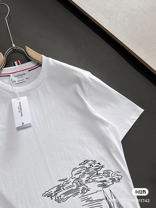 トムブラウン  オーシャンビューセーリングプリントスリット入りラウンドネック半袖Tシャツ