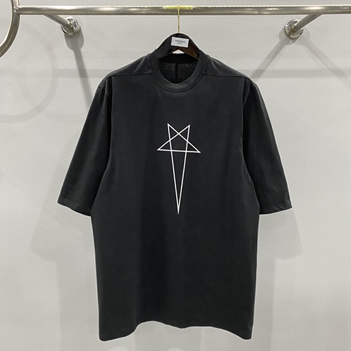 リックオウエンス  5つ星プリントのゆったりしたデザインの5分半袖Tシャツ
