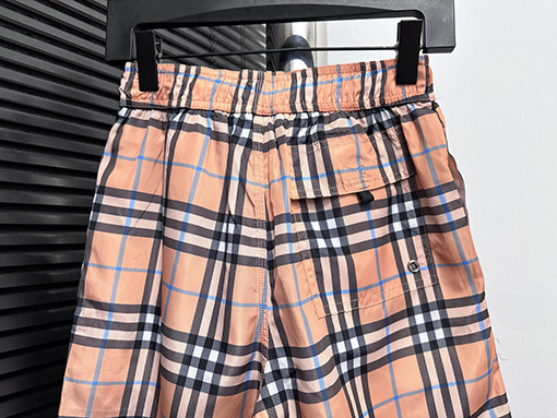 バーバリーストライプチェック柄ショートパンツ