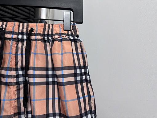 バーバリーストライプチェック柄ショートパンツ