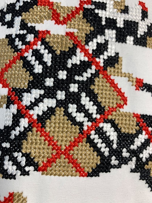 バーバリー刺繍ラウンドネック半袖Tシャツ