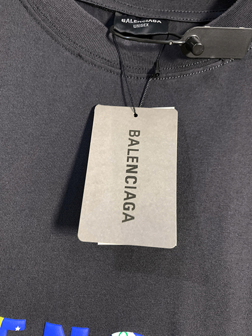 バレンシアガ発泡クルーネック半袖Tシャツ