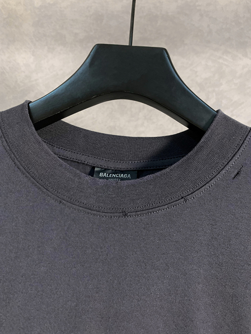 バレンシアガ発泡クルーネック半袖Tシャツ