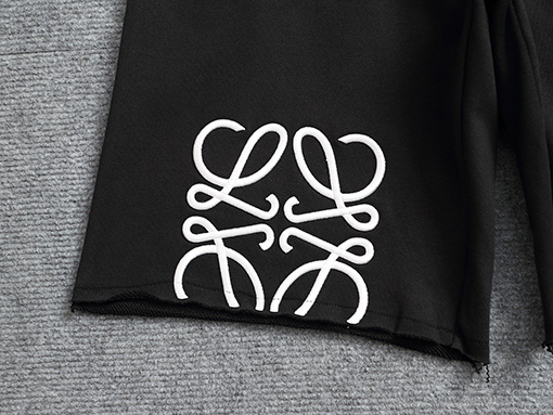 ロエベクラシックなロゴ刺繍ショーツ