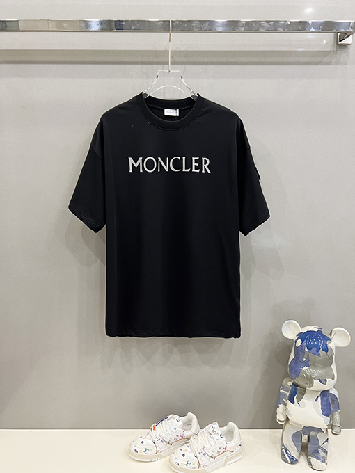 モンクレールコピークルーネック半袖Tシャツ