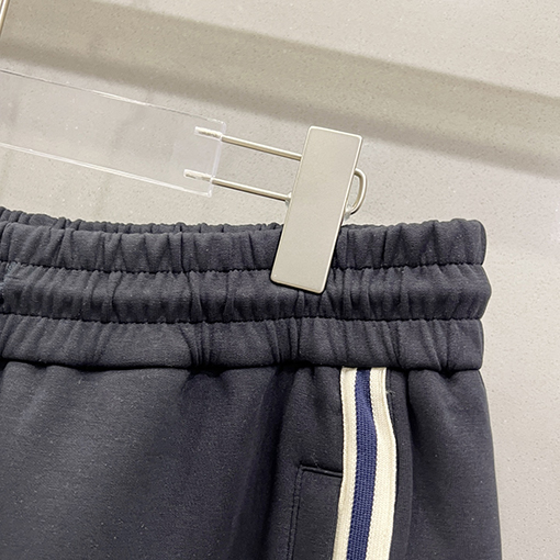 グッチコピー大きなロゴのショートパンツ