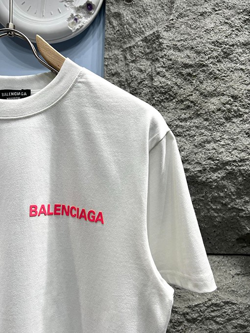 バレンシアガ新しいプレス文字半袖Tシャツ