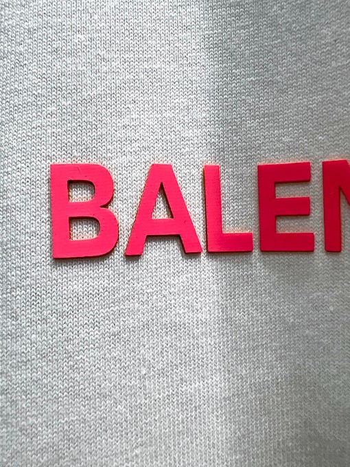 バレンシアガ新しいプレス文字半袖Tシャツ