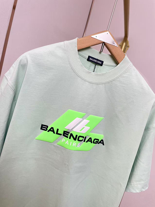 バレンシアガ新しいLBシリコンプリントTシャツ