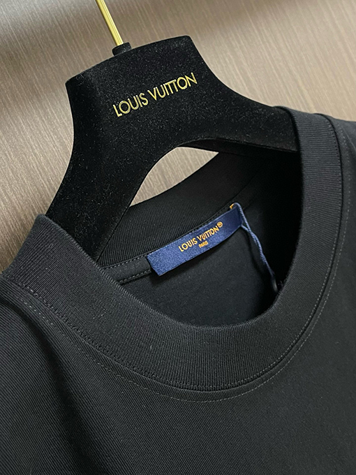 ルイヴィトン限定新作ロゴプリント半袖Tシャツ