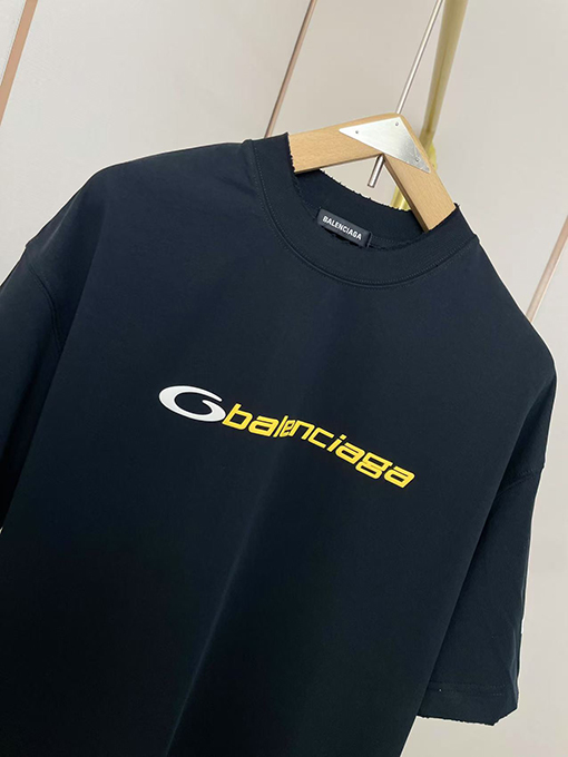 バレンシアガコピー新しい環状シリコン文字Tシャツ